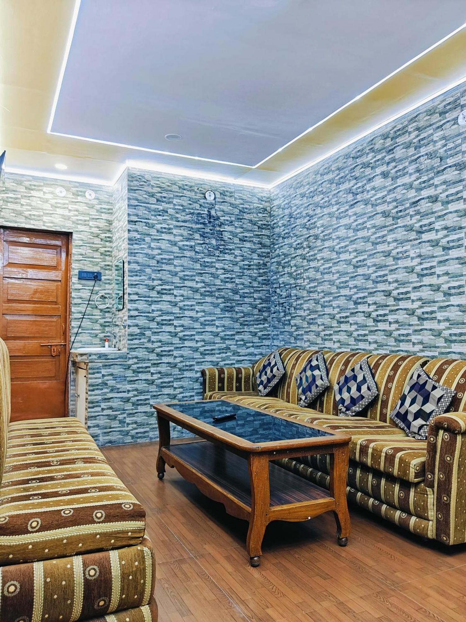 Kiara Home Stays Varanasi Ngoại thất bức ảnh